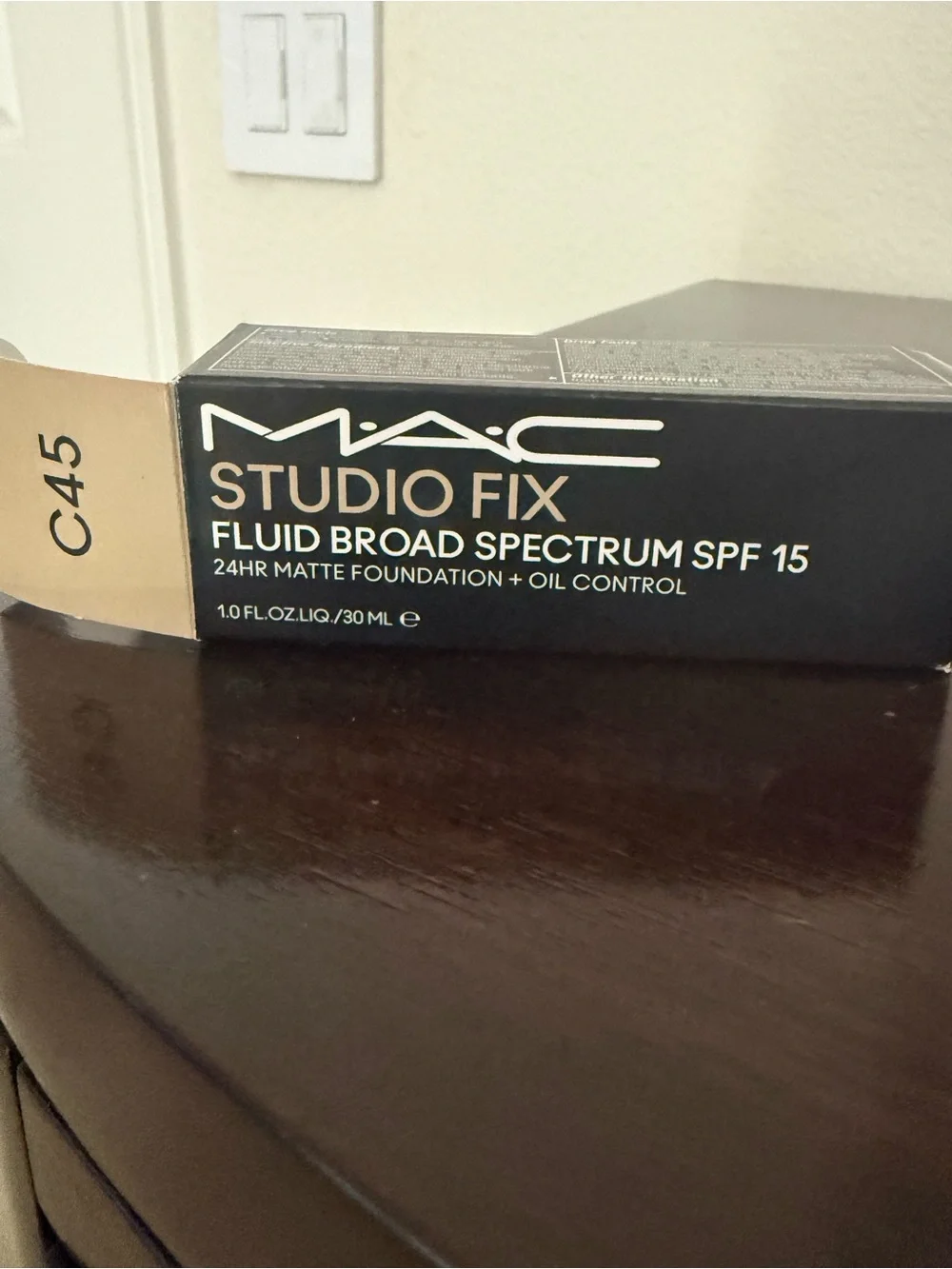 MAC Cosmetics Studio Fix Fluid Foundation C45 - Tan Shade